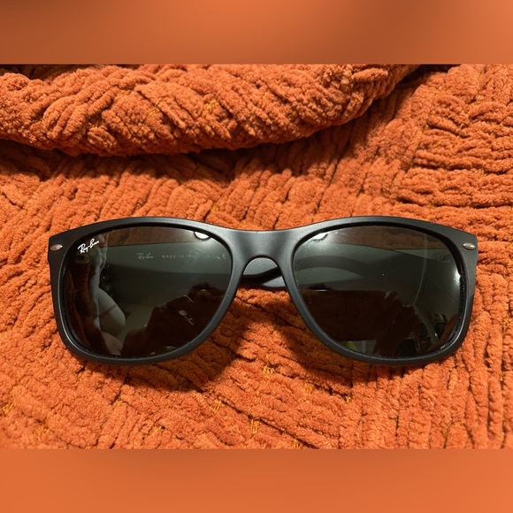 Ray-Ban New Wayfarer 622 58 18 145 3N Matte Black Sunglasses - Picture 1 of 12